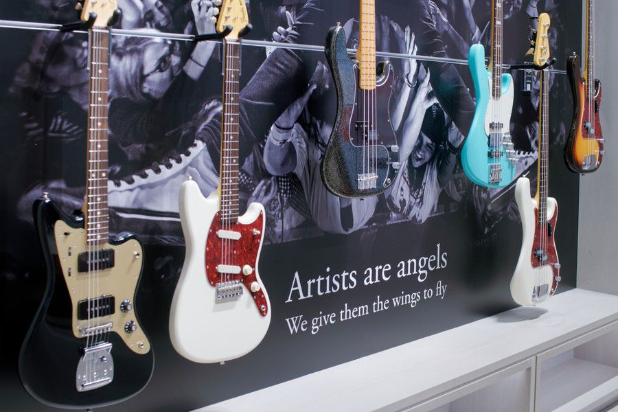 FENDER(フェンダー) 原宿のエレキギターのディスプレイ