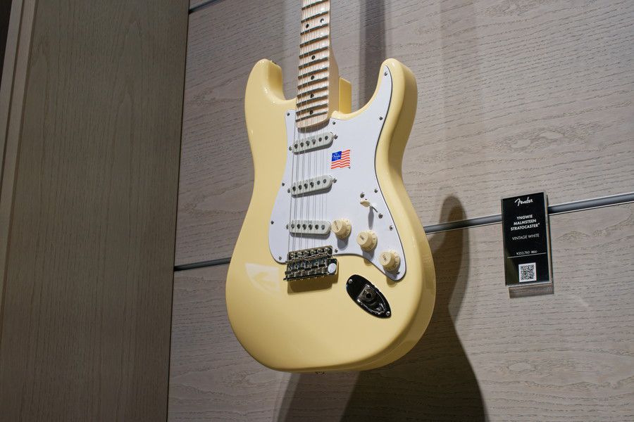 FENDER(フェンダー) 原宿のエレキギター