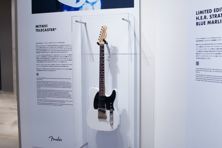 FENDER(フェンダー) 原宿の有名アーティスト使用モデルのギター の展示