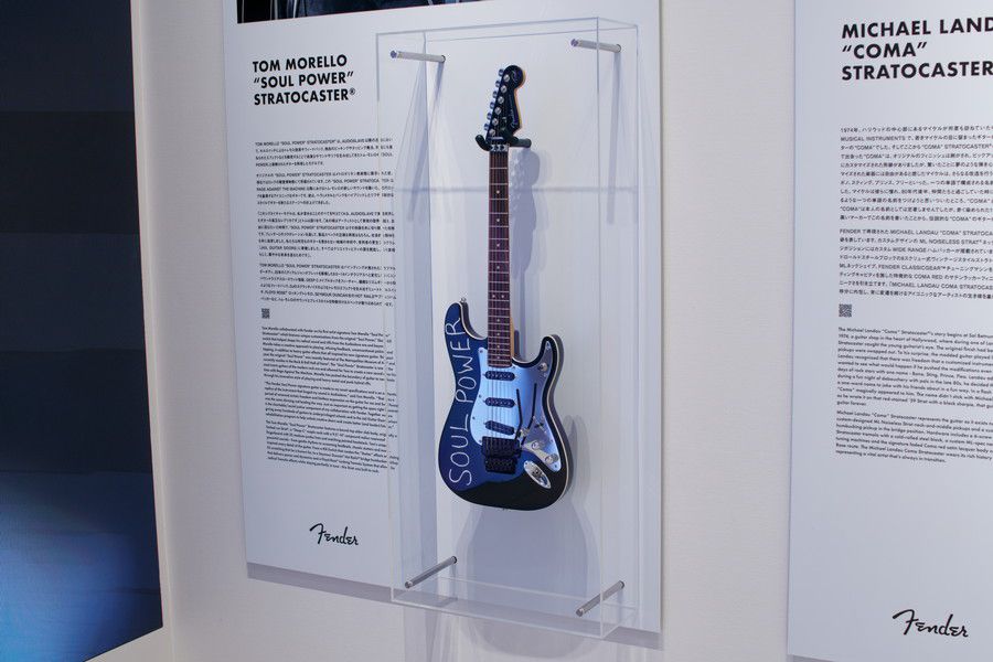 FENDER(フェンダー) 原宿の有名アーティスト使用モデルのギター の展示