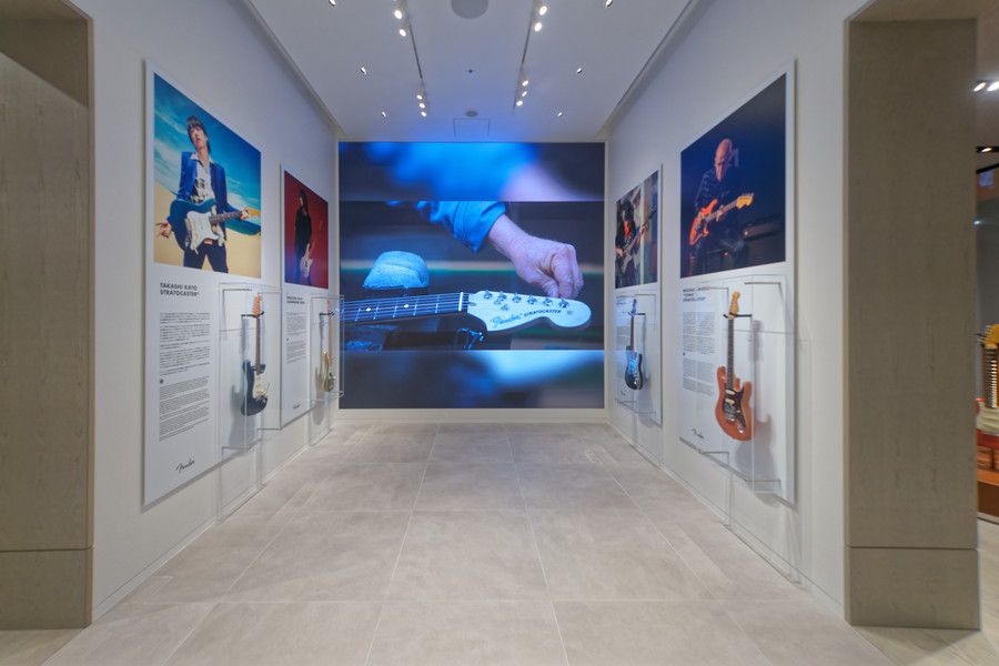 FENDER(フェンダー) 原宿の有名アーティスト使用モデルのギター の展示