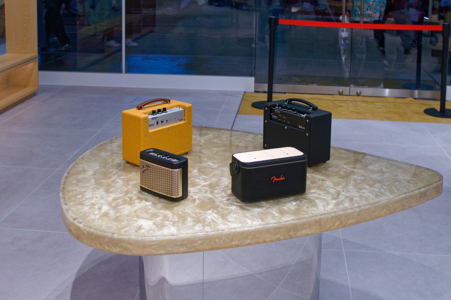FENDER(フェンダー) のミニスピーカー