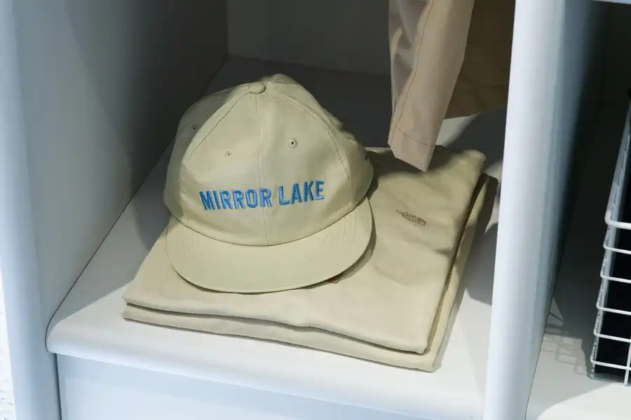 PLAY EARTH PARK WONDER STOREのセレクトされたキャップやアパレル類