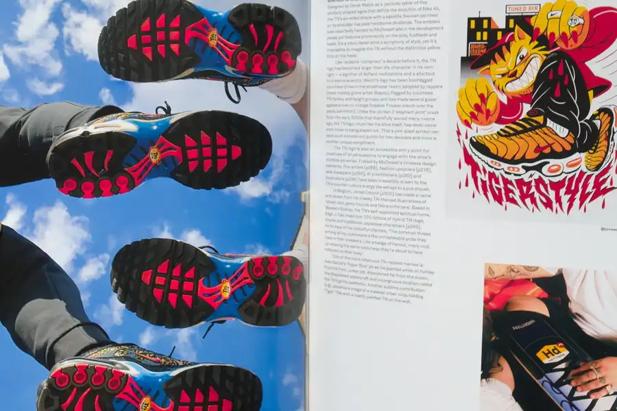 エアマックス プラスのコレクターズブック SNEAKER FREAKER STAY TUNED