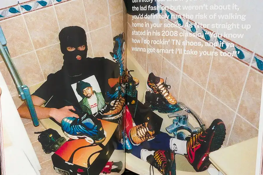 エアマックス プラスのコレクターズブック SNEAKER FREAKER STAY TUNED