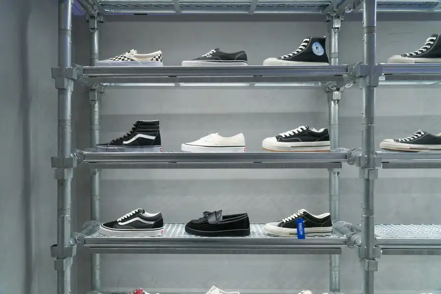 VANSやAIRWALK(エアウォーク)などのスケーターシューズ