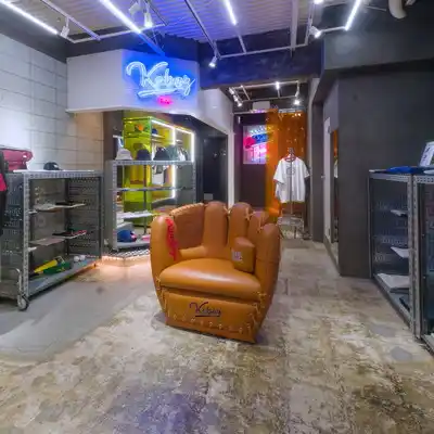 KEBOZ 蔵前店 ベースボールとファッションが融合した空間を紹介